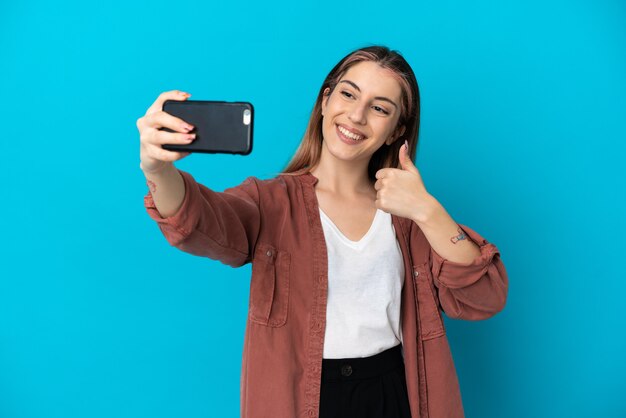 Joven, mujer caucásica, aislado