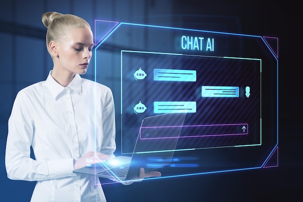 Joven mujer de negocios europea atractiva usando portátil con holograma de chat de IA creativa en fondo borroso Concepto de chat GPT y bot de comunicación