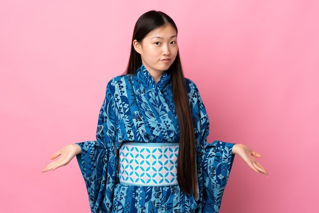 Joven, niña china, llevando, kimono