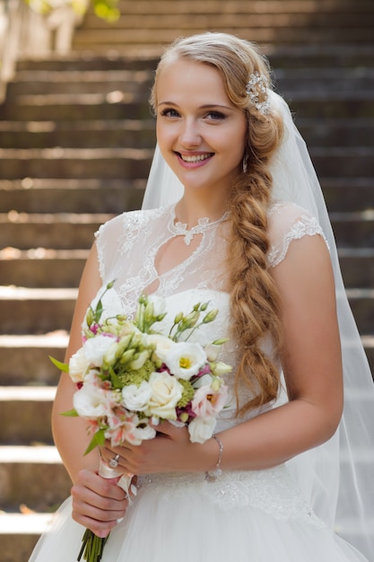 Joven novia en el día de la boda