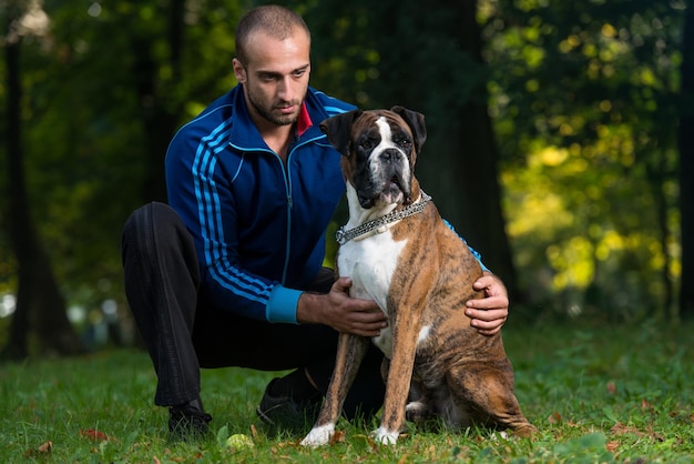 joven con perro