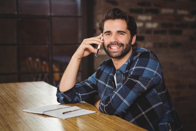 Joven en el teléfono