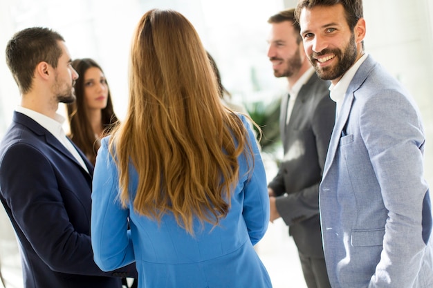 Foto jóvenes empresarios