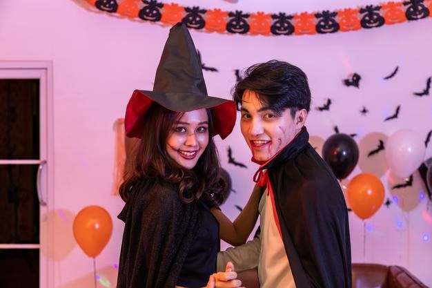 fantasia de halloween casal vampiro｜Pesquisa do TikTok