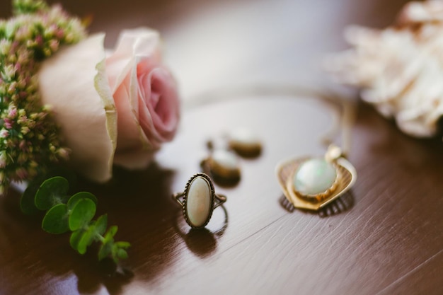 Joyas de boda antiguas. Complementos de novia