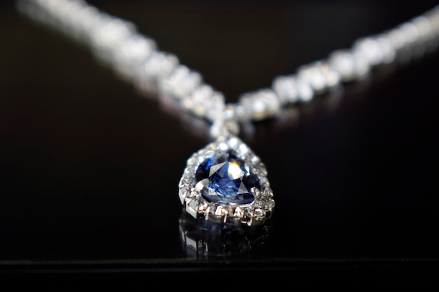 de diamantes de collar de diamantes lujoso, caro Foto
