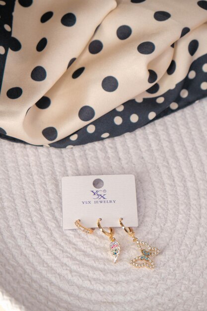 joyas de oro y diamantes de lujo