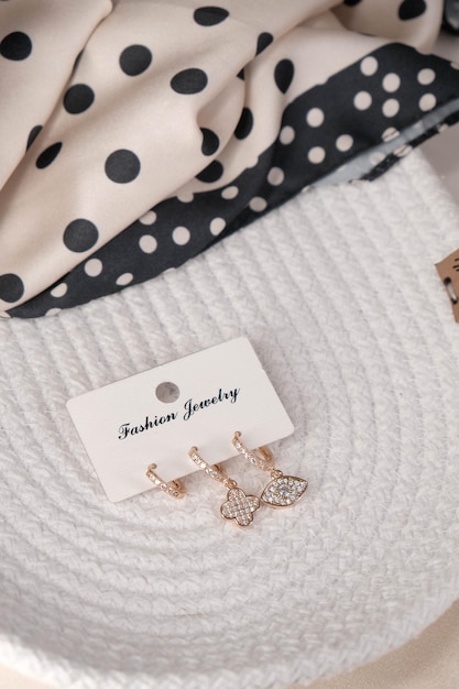 joyas de oro y diamantes de lujo