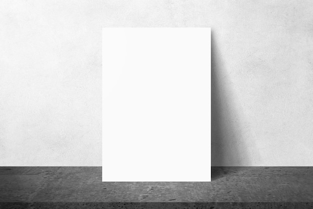 JPG A4-Papierrohling auf Steinpodest