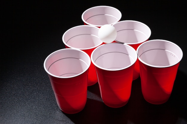 Juego de cerveza pong college