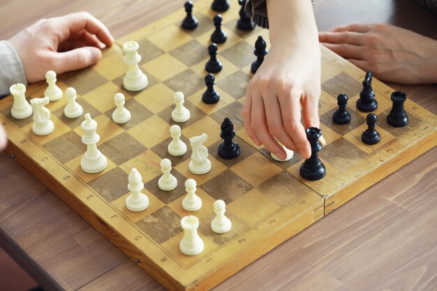 Juego de mano de juego de batalla de estrategia de competencia de ajedrez