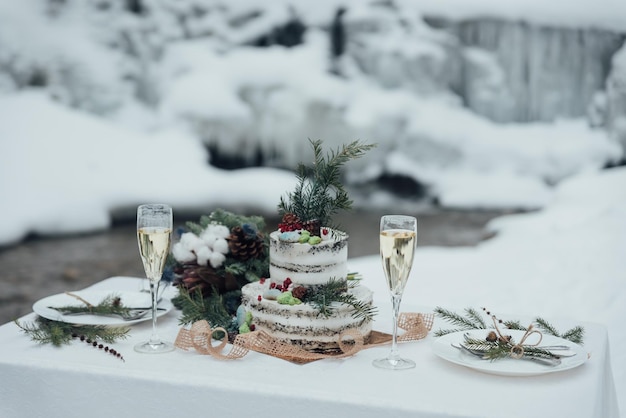 Juego de mesa para una fiesta de eventos o un tema de invierno de recepción de bodas