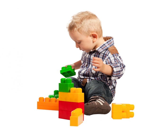 Juego de niños con construcción