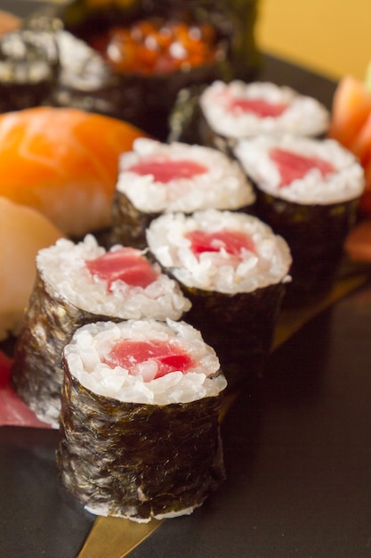 Juego de sushi. Comida nacional japonesa