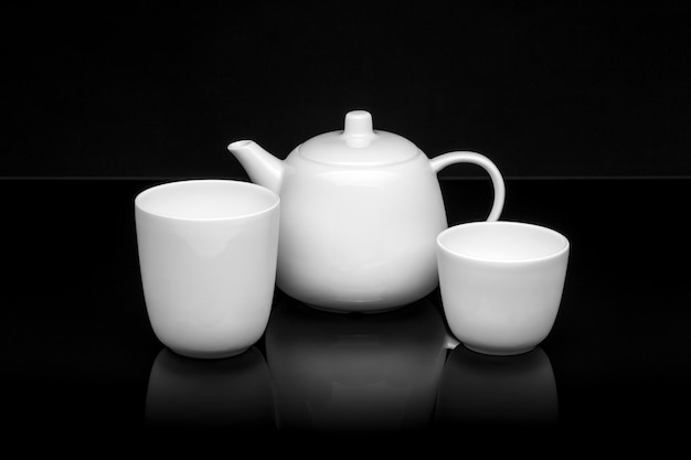 Juego de té de porcelana blanca