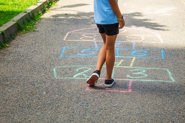 Juegos de niños de la calle en los clásicos Enfoque selectivo