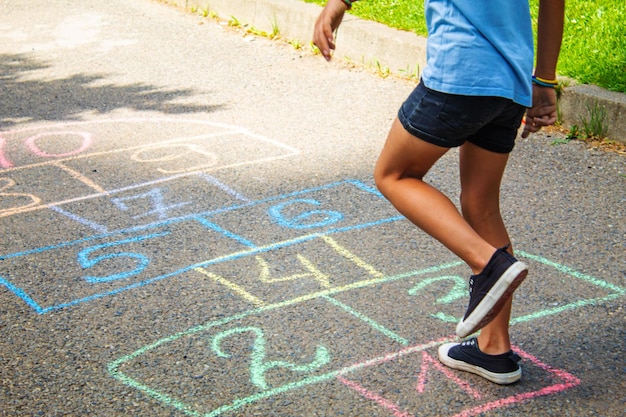 Juegos de niños de la calle en los clásicos Enfoque selectivo