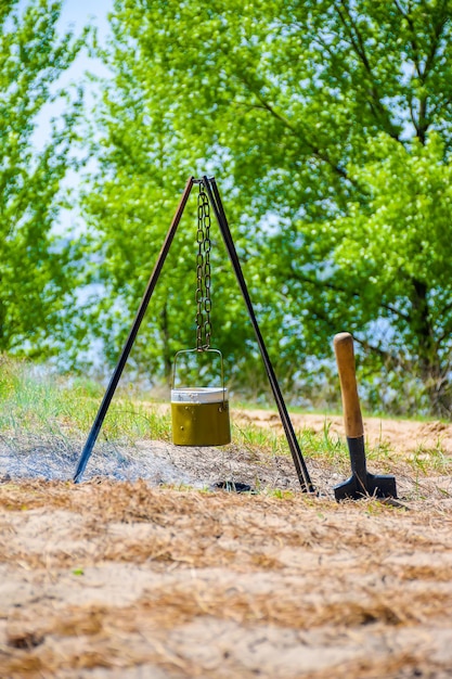 Jugador de bolos del soldado en la hoguera