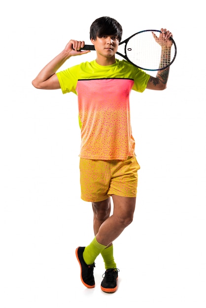 Jugador de tenis asiático hombre