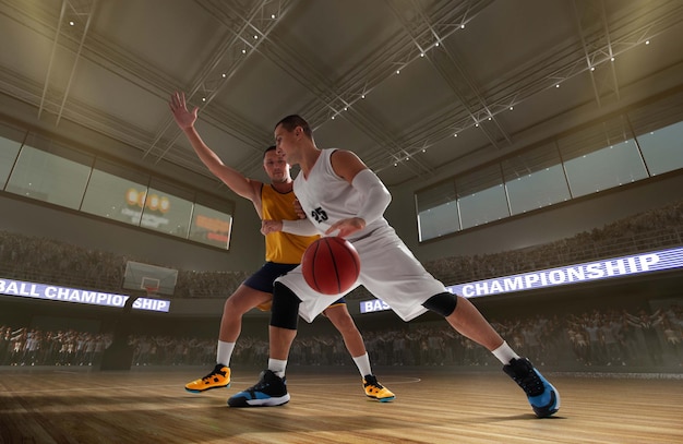 Jugadores de baloncesto en una gran arena profesional durante el juego