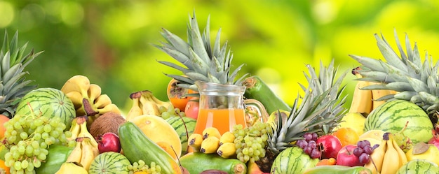 Jugo multivitamínico de frutas tropicales