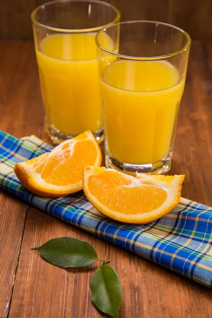 Jugo de naranja y fruta