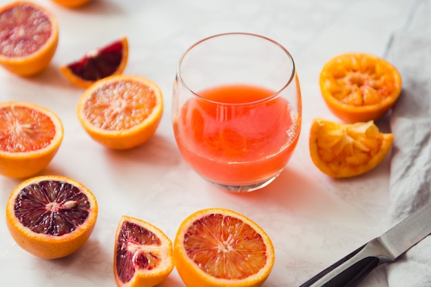 jugo de naranja roja