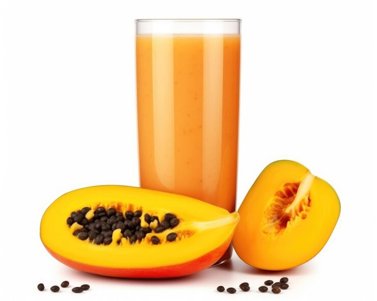 Jugo de papaya con fondo blanco aislado