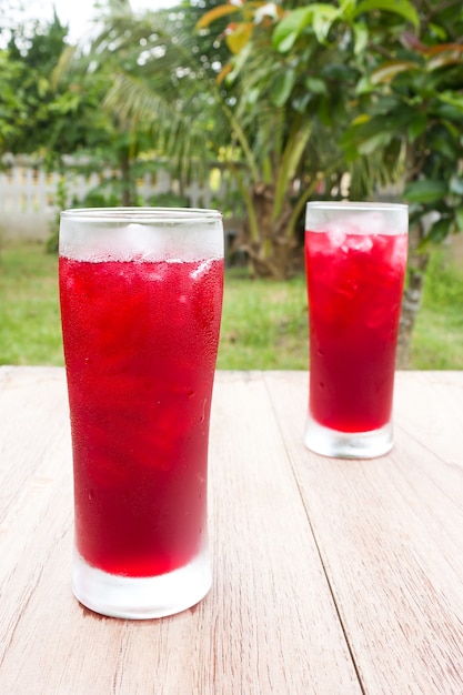 Jugo de Roselle con hielo.