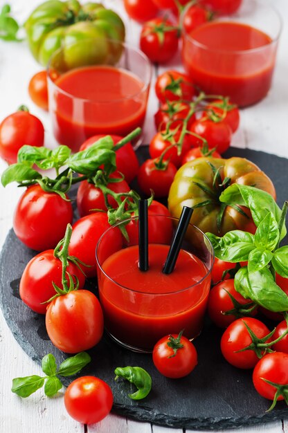 Jugo de tomate fresco