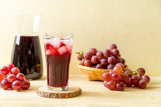jugo de uva fresco