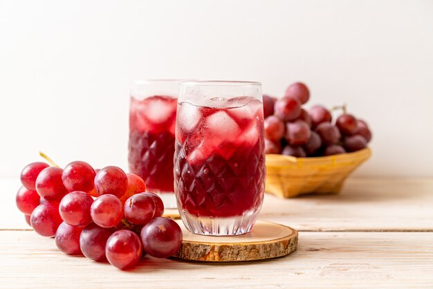 Jugo de uva fresco