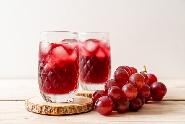 Jugo de uva fresco