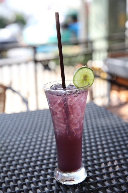 Jugo de uva con refresco de limón