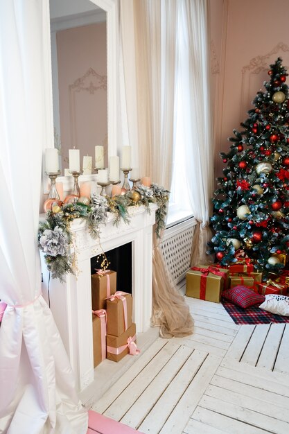 Juguetes para árboles de Navidad y regalos de Navidad.