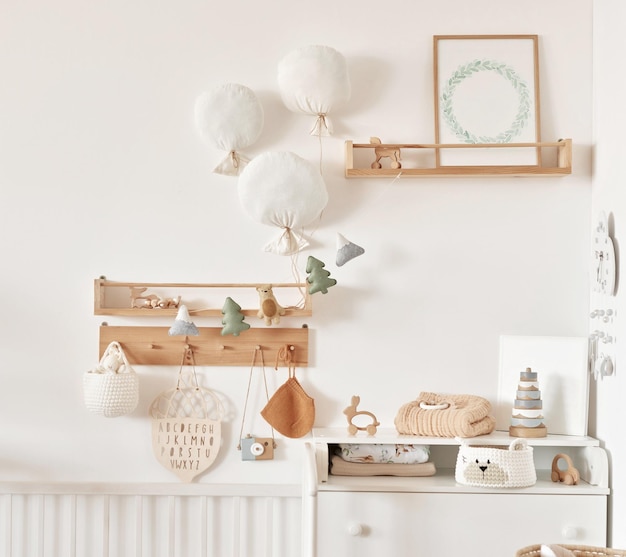 Juguetes educativos de madera para niños Decoración de guardería Sala de juegos de estilo escandinavo