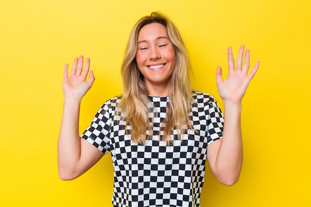 Foto junge australische frau isolierte freudiges lachen viel. glückskonzept.