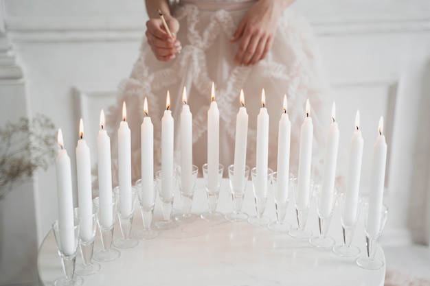 Foto junge frau feiert ihre quinceanera