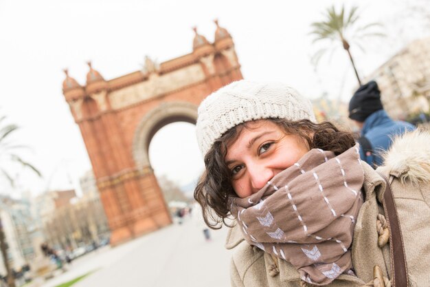 Junge Frau in Barcelona