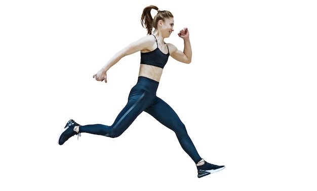 Junge Frau springt im Fitnessstudio