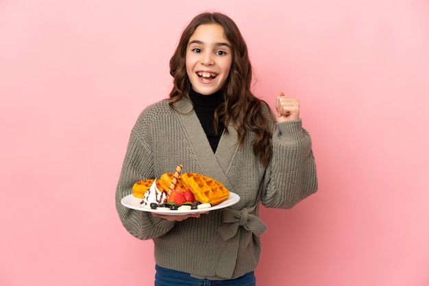 Junge Person mit Essen über isoliertem Hintergrund