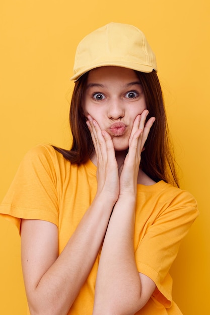 Junge schöne Frau Handgeste Emotionen Sommer Stil isoliert Hintergrund