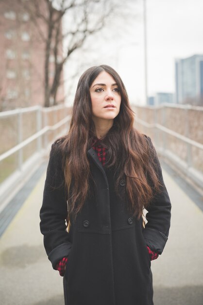 junge schöne lange Haare Modell Frau