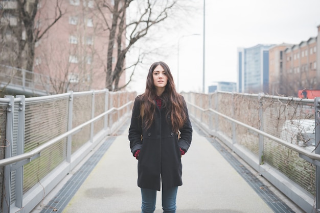 junge schöne lange Haare Modell Frau