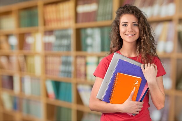 Junge Studentin im Hintergrund