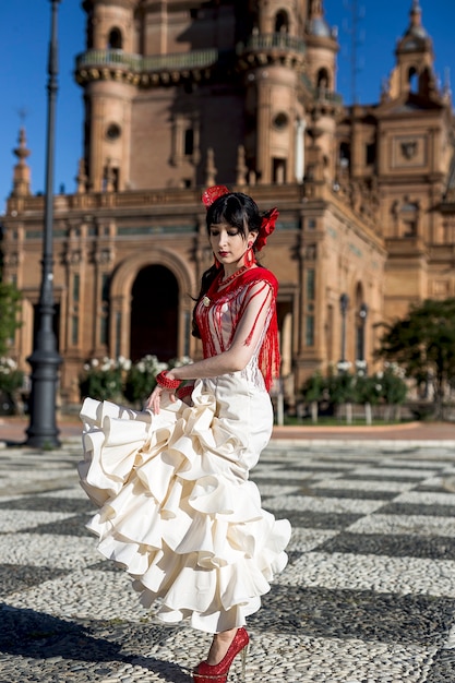 Foto junger eleganzflamencotänzer