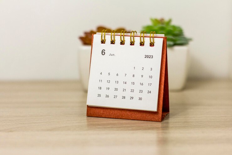 Junho de 2023 no calendárioCalendário de desktop para planejamento na mesa