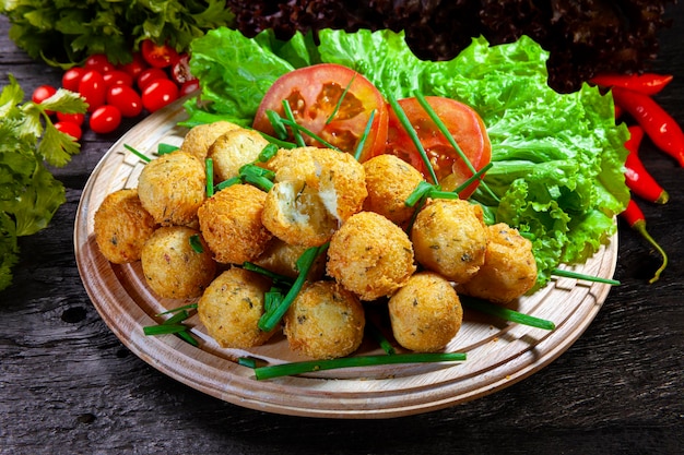 Kabeljau-Knödel Salzkabeljau Krapfen Bunuelos de Bacalao Brasilianischer Snack Bolinho de Bacalhau