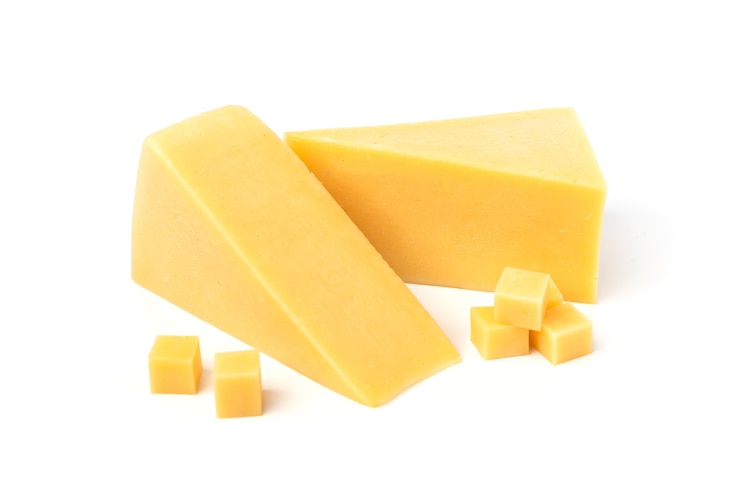 Foto käse isoliert auf weiß.