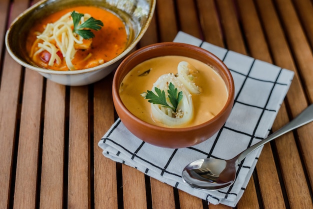 Käsecremesuppe mit Gemüse